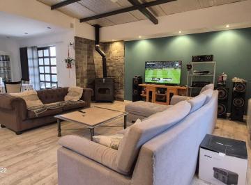 Casa · 165m² · 6 Ambientes · Casa en Venta, Cipolletti, Ro Negro