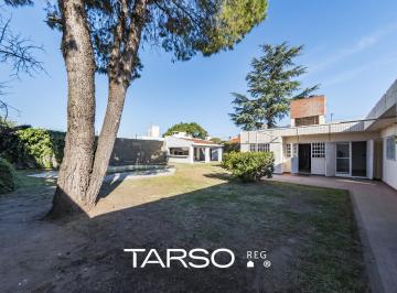 Casa · 350m² · 5 Ambientes · 2 Cocheras · Casa en Barrio Urca