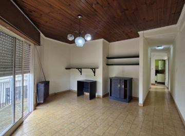 Departamento · 70m² · 4 Ambientes · Alquiler PH Florencio Varela 4 Ambientes Centro