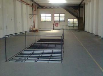 1° Piso · Nave Industrial - Alquiler - San Telmo