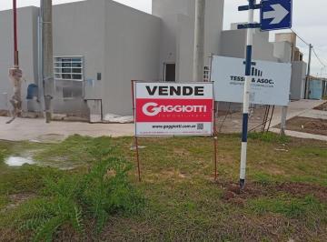 PH · 76m² · 2 Dormitorios · 1 Cochera · 3 Casas en PH de 2 Dorm.