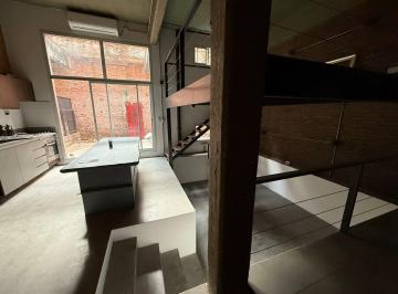 Departamento de 2 ambientes, Vicente López · Loft Moderno con Patio y Cochera en Belgrano