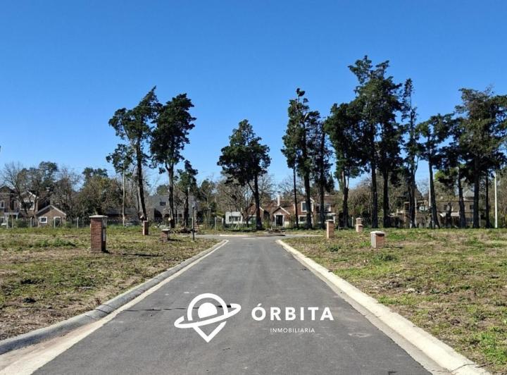 Terreno · 618m²