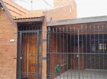 Casa de 3 ambientes, Neuquén · Alquiler Hermosa Propiedad - Excelente Zona.