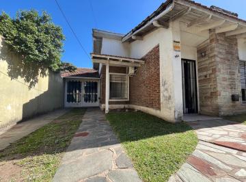 Casa · 134m² · 3 Ambientes · 3 Cocheras · Venta Casa Chalet 3 Amb Cochera Jardin Lomas de Zamora