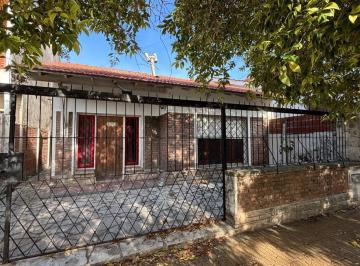 Casa · 141m² · 4 Ambientes · 1 Cochera · Venta Casa Lomas de Zamora