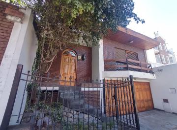 Casa · 160m² · 4 Ambientes · 2 Cocheras · San Andrés. Hermoso Triplex 4 Ambientes C/cochera y Jardín