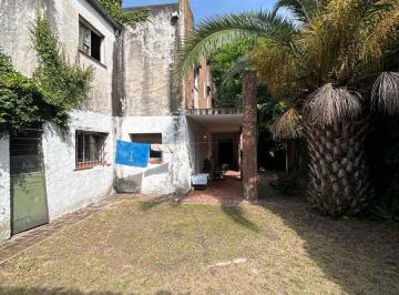 Terreno · 223m² · Venta Casa a Refaccionar Buena Ubicacion Adrogué
