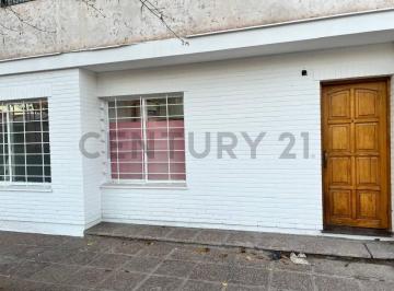 Departamento · 48m² · 3 Ambientes · PH Totalmente Reciclado en Venta, en Calle Marquez, Alto Dorrego
