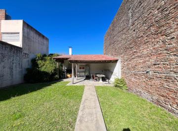 Casa · 235m² · 4 Ambientes · 1 Cochera · Venta Casa 3 Ambientes + Depto 2 Ambientes Lomas de Zamora
