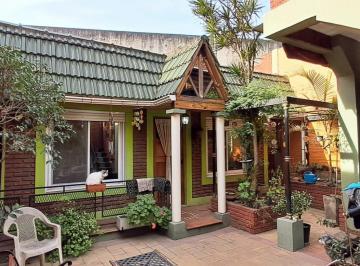 Casa de 3 ambientes, Parque Patricios · Casa en Venta C/garage, Patio y Terraza en Parque Patricios