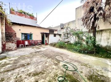 Terreno · 128m² · 4 Ambientes · 1 Cochera · Casa Terreno en Villa Santa Rita