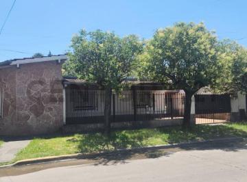 Casa · 150m² · 3 Ambientes · 2 Cocheras · Casa en Venta 3 Ambientes Ituzaingo