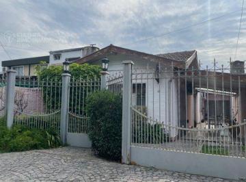 Casa · 169m² · 3 Ambientes · 3 Cocheras · Venta Casa 3 Ambientes con Quincho Castelar Sur
