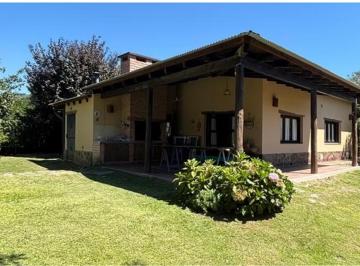 Casa · 205m² · 4 Ambientes · 4 Cocheras · Muy Linda Casa 3 Dor Vta Gge/pil/qcho Catalan 200 Vaqueros