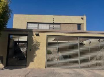 Casa de 4 ambientes, Carrodilla · Venta de Casa