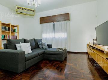 Casa · 178m² · 4 Ambientes · 2 Cocheras · Venta Casa 4 Ambientes Mas Depto 2 Ambientes en Hurlingham