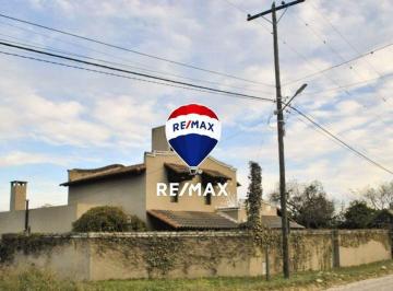 Casa · 290m² · 5 Ambientes · Casa 4 Dorm. Venta Vaqueros