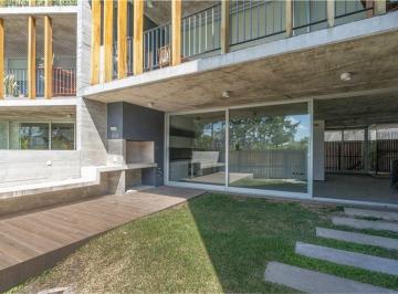 Casa · 150m² · 4 Ambientes · 1 Cochera · Venta Casa 4 Amb. con Cochera en Om Punta Chica