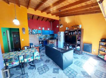 PH de 6 ambientes, Parque Chacabuco · PH con 2 Dptos 3 Ambientes + 2 Locales Sobre Av en Block!