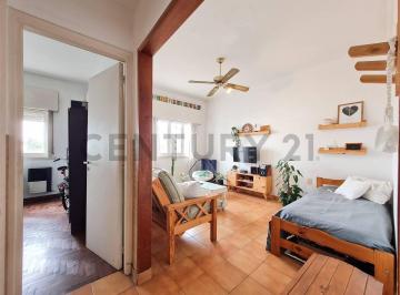 Departamento · 67m² · 4 Ambientes · Venta de Departamento con 2 Dorm. + Terraza Privada. Inmejorable Ubicacion