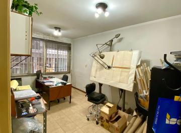 PH de 4 ambientes, Avellaneda · Amplio PH Ideal Consultorio/estudio Abogados/contadores/escribanía en Wilde