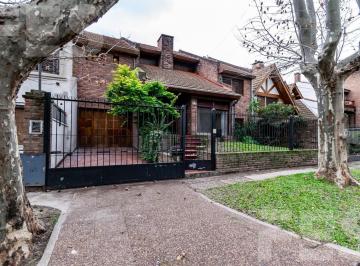 Casa · 250m² · 6 Ambientes · 2 Cocheras · Venta Casa 2 Plantas Gran Parque Quincho Cocheras Parque Cisneros Villa Adelina