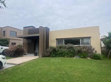 Casa · 120m² · 4 Ambientes · Casa en Alquiler en San Eduardo, Pilar del Este, Pilar