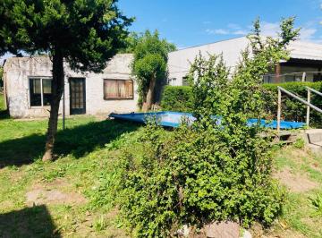 Casa · 90m² · 2 Ambientes · 1 Cochera · Casa - Los Hornos