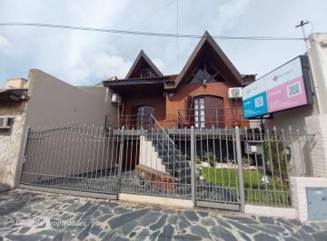 Casa · 210m² · 5 Ambientes · Casa en Lomas de Zamora