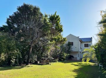 Casa de 5 ambientes, La Plata · Casa de Tres Dorm. en Venta en Gonnet
