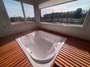 Casa · 130m² · 3 Ambientes · 1 Cochera · Casa en Barrio Lares de Canning