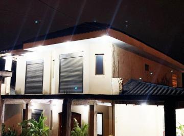 Casa de 5 ambientes, Puerto Iguazú · Casa de 285 m² en Zona Residencial de Iguazú