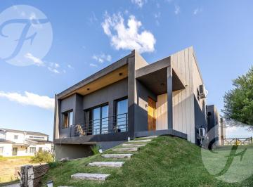 Casa · 314m² · 6 Ambientes · 2 Cocheras · Casa a Estrenar en Venta – Senderos IV, Costa Esmeralda 348 m² Construidos