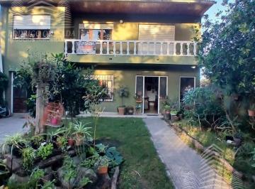 Casa · 100m² · 7 Ambientes · 1 Cochera · |casa de Dos Plantas con Todos Los Servicios Conectados| Ideal Familia Numerosa | Retasada