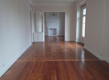 Oficina comercial en Alquiler de 3 ambientes · Exclusivo Departamento Estilo Francés
