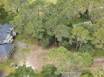DEI-DEI-1769_2 · Lote en Venta en Carilo Isla del Golf