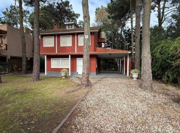 Casa de 5 ambientes, Costa del Este · Hermosa Casa en Costa del Este a m de La Reserva