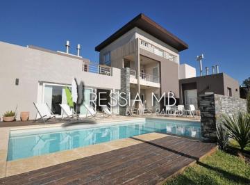Departamento · 68m² · 3 Ambientes · 1 Cochera · Venta de Dpto. 3 Amb. - Complejo Terranostra - Av 2 Entre 150 y 151 - Villa Gesell (A 200 m del Ma