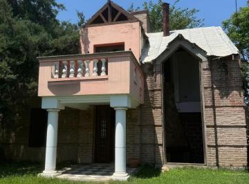 Casa · 80m² · 4 Ambientes · Casa en Venta Villa Allende Golf. 1 Dormitorio. con Pileta
