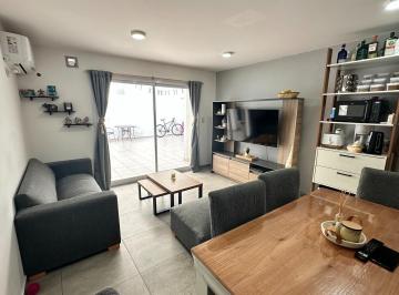 Departamento · 39m² · 2 Ambientes · 2 Ambientes con 44 m de Patio a m de La Estación.