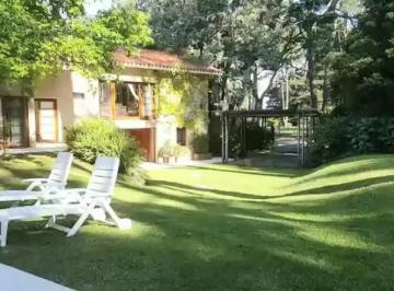 Casa · 1m² · 4 Ambientes · 1 Cochera · Casa - San Rafael