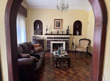 Casa · 171m² · 5 Ambientes · 1 Cochera · Casa en Punta Carretas, Hermosa