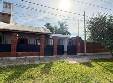 Casa · 169m² · 4 Ambientes · 2 Cocheras · Casa en Venta Reconquista 3 Dorm - Lisandro de La T