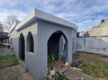 Casa de 3 ambientes, Almirante Brown · Casa de 3 Ambientes con Excelente Ubicación Adrogue