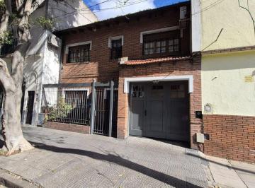 Casa · 270m² · 5 Ambientes · 2 Cocheras · Casa 5 Amb C/cochera, Patio, Almagro Apto Credito