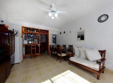 Casa · 130m² · 4 Ambientes · Venta Casa 4 Ambientes con Pileta en Moreno Permuta