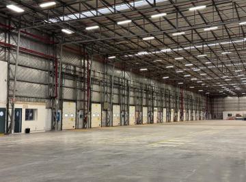 Depósito · 11000m² · 1 Ambiente · Depósito Logístico en Alquiler Garín - 11.000 m² con 14 Docks de Carga, 3.000 m² de Playa - con Rack