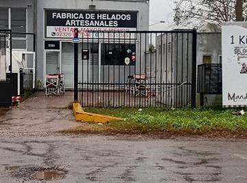 Local comercial · 130m² · 1 Cochera · Local en Colectora del Viso