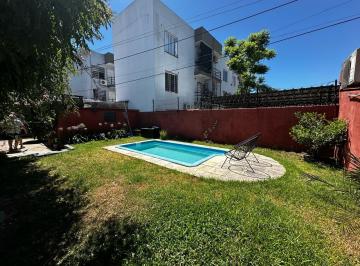 Casa · 100m² · 5 Ambientes · 1 Cochera · Hermosa Casa PH en Venta Apto Credito
